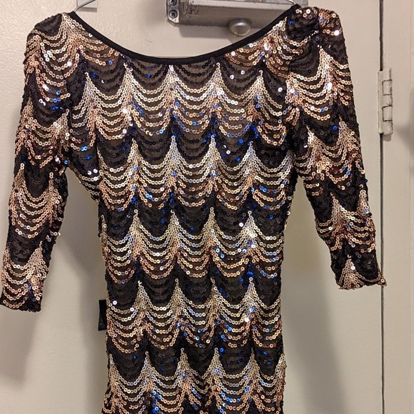 A'GACI Met Gold Mini Dress - Picture 1 of 16